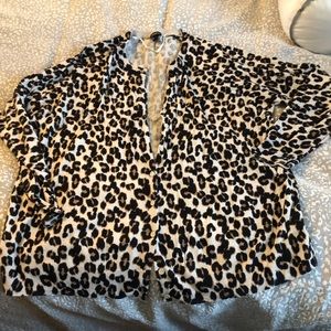 Torrid leopard print cardigan. Only worn 1 time.